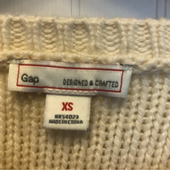 GAP Cream Fisherman Sweater - Picture 2 of 14
